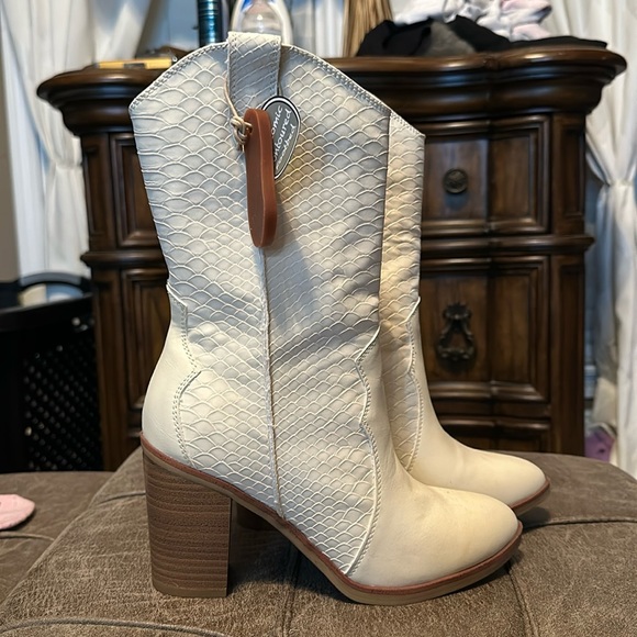 MIA Shoes - Francesca's Women's Mia Cindy Python Boots